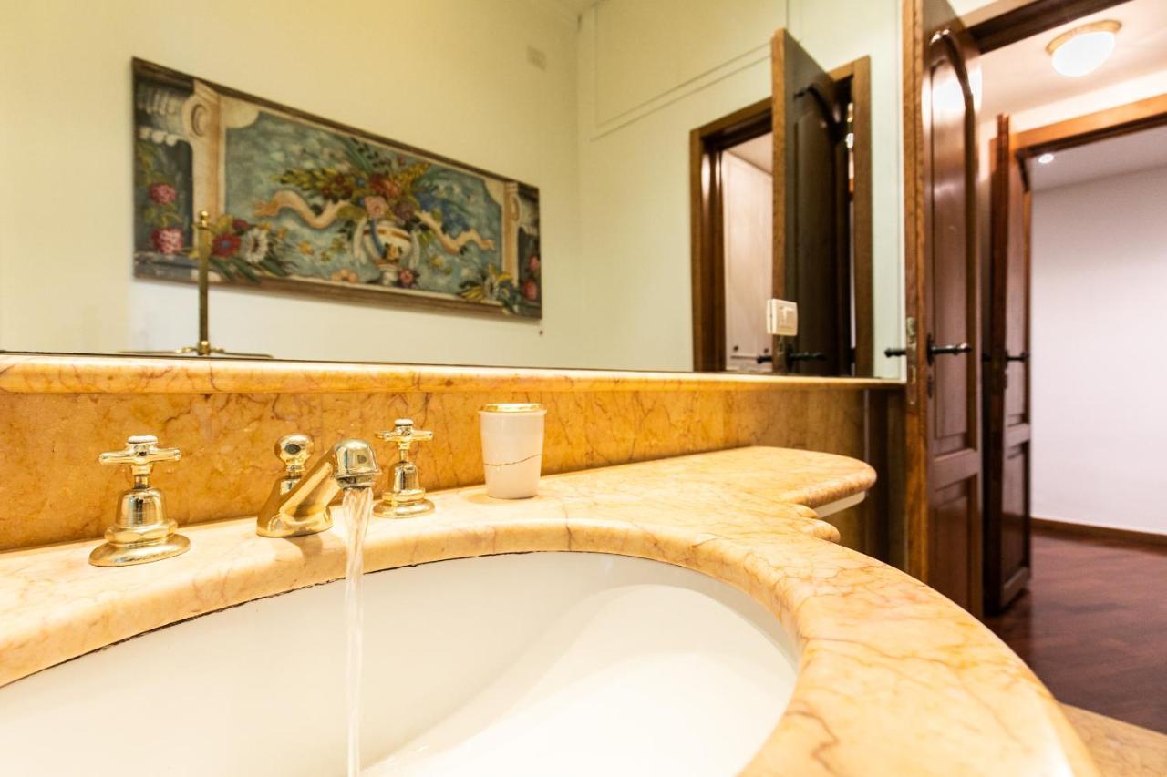 Klimt - Jacuzzi 5 Star - Luxury Design Apartment Милан Экстерьер фото