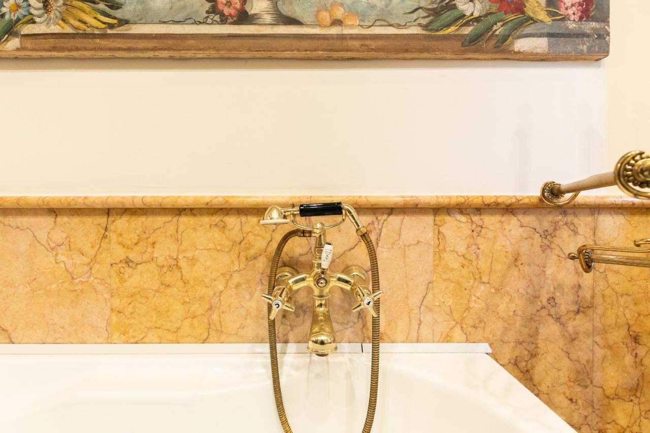 Klimt - Jacuzzi 5 Star - Luxury Design Apartment Милан Экстерьер фото