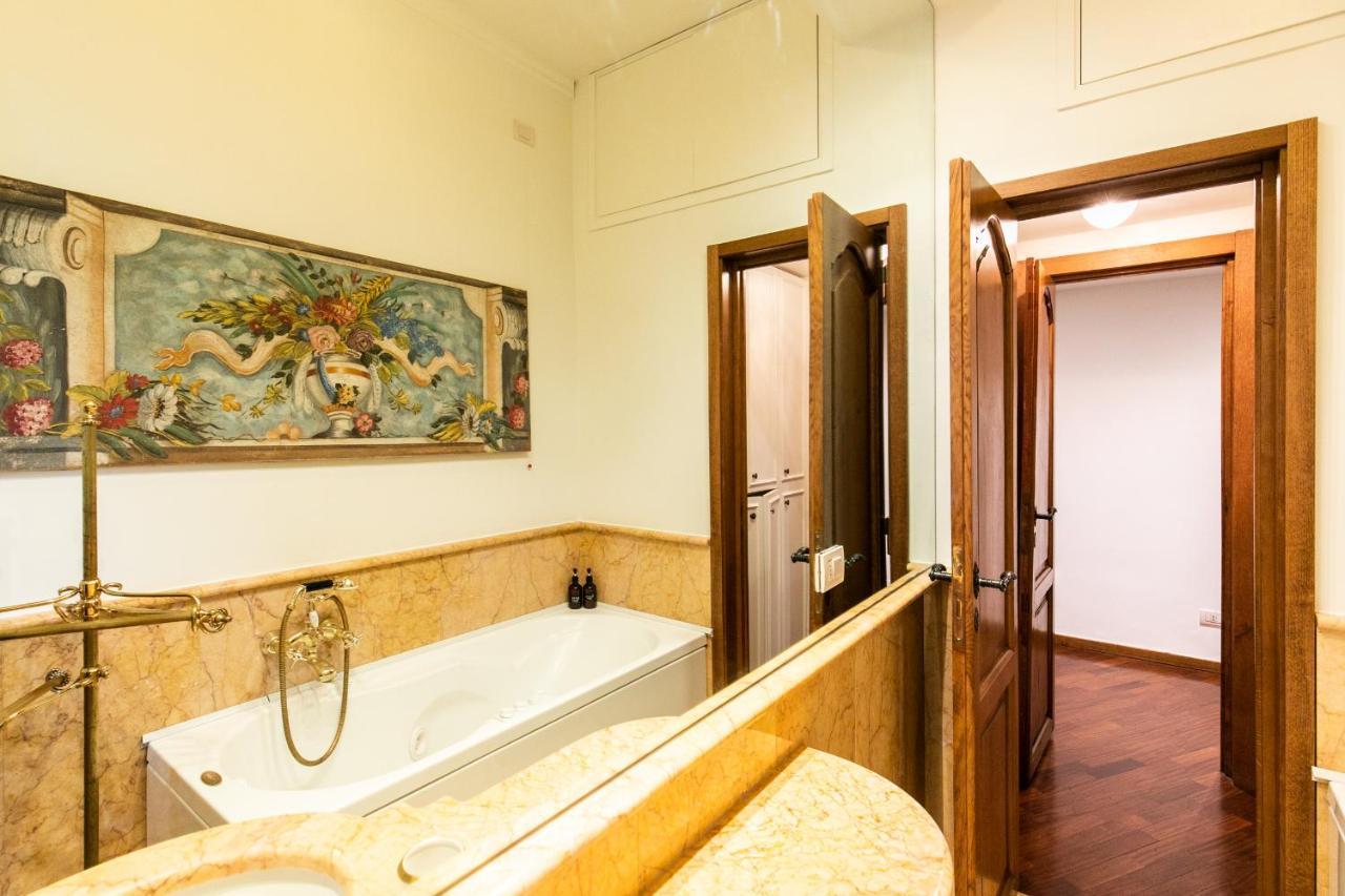 Klimt - Jacuzzi 5 Star - Luxury Design Apartment Милан Экстерьер фото